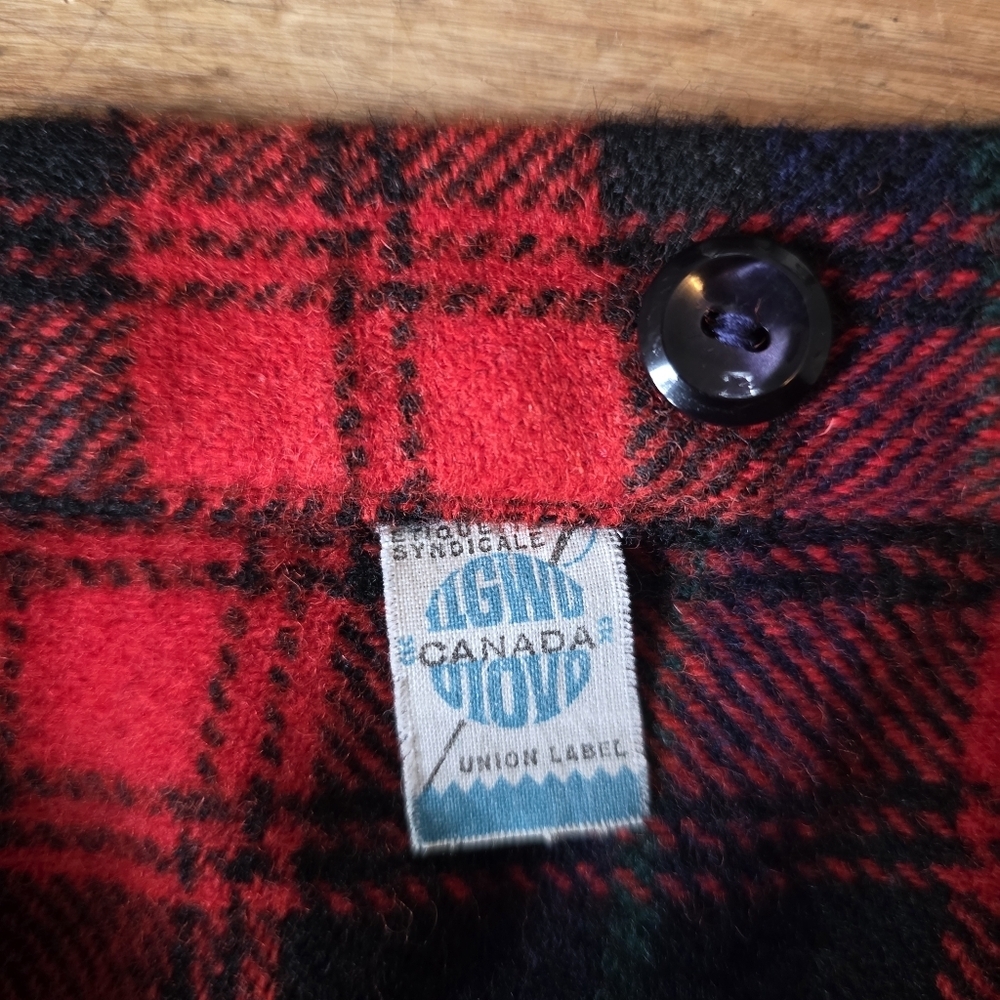 Vintage Pleated Tartan Mini Skirt (ILGWU Label) – Approximate Size 3-4 – Red - Picture 5 of 5